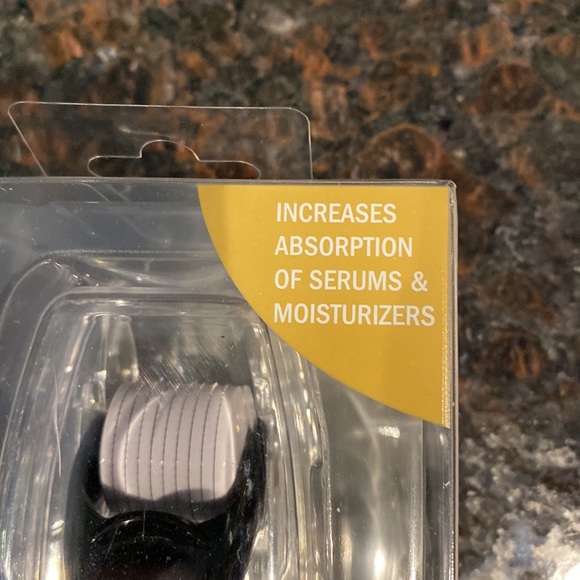 Japonesque Complexion Perfection Microneedle Roller - Picture 4 of 6